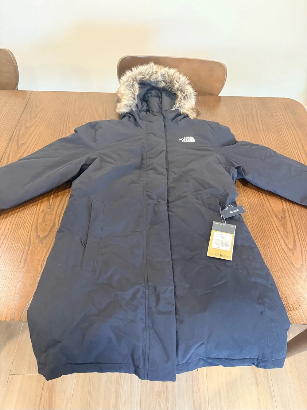NWT The North Face Women’s Arctic Parka XL TNF Black Faux Fur Hood $350 - Picture 1 of 7